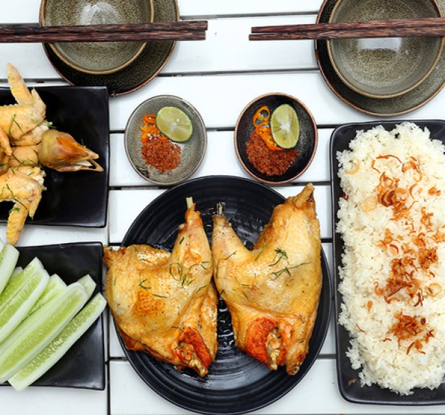 Cơm Gà Mạnh Hoạch