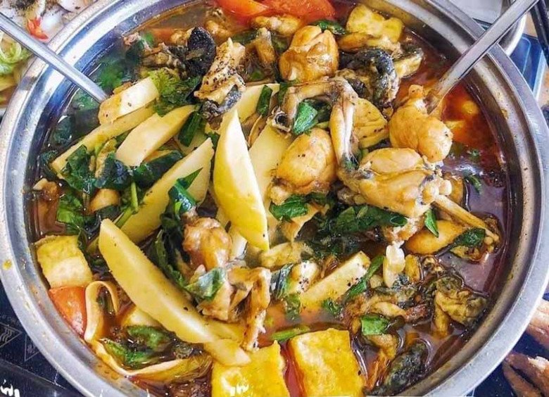 Lẩu Ếch Om Măng Chua Cay